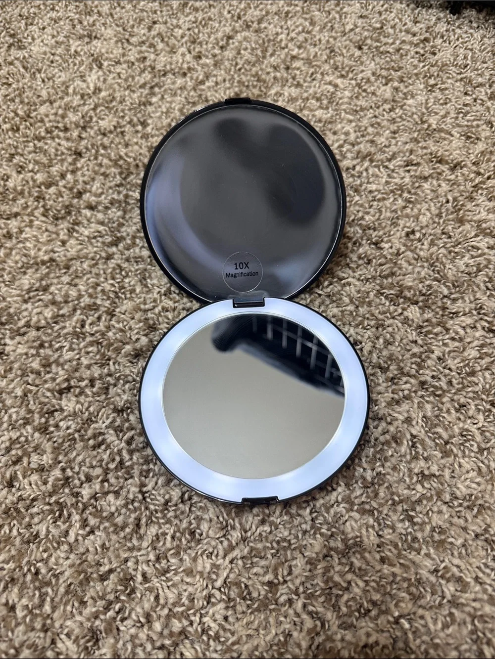fancii Black Compact Mirror with Built-In Light